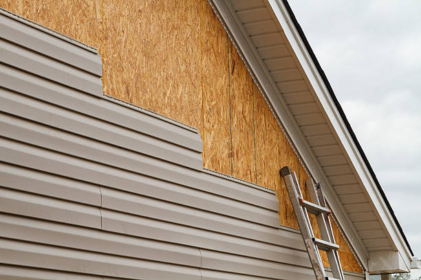 Professional Siding Inspection technician working in Warrenton, OR